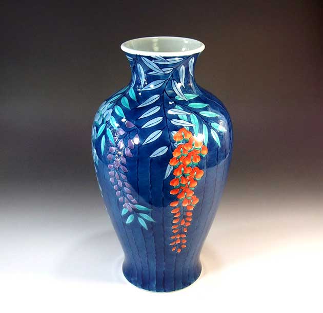 有田焼・伝統工芸・総手描き色鍋島様式藤絵飾り花瓶陶芸作家 藤井錦彩