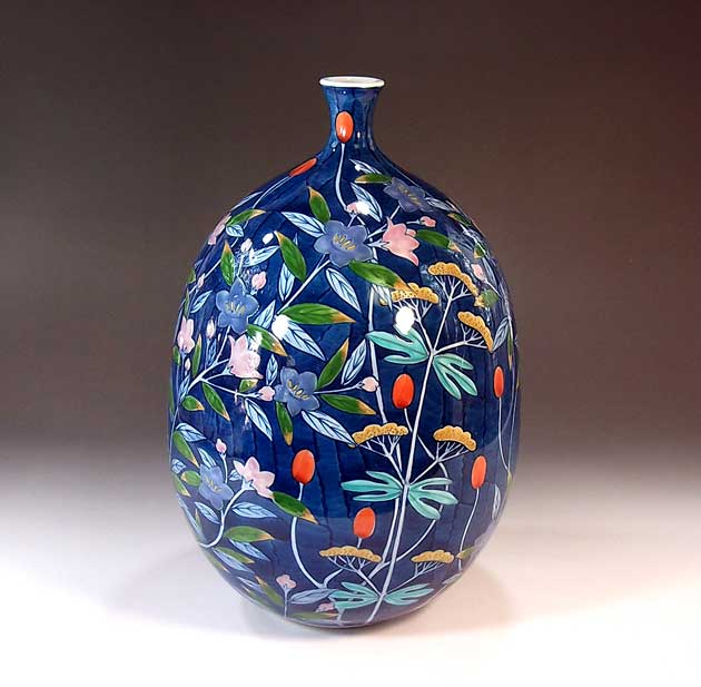 有田焼・伝統工芸・総手描き色鍋島様式草花文様飾り花瓶陶芸作家 藤井錦彩 作|有田焼陶芸家 藤井錦彩