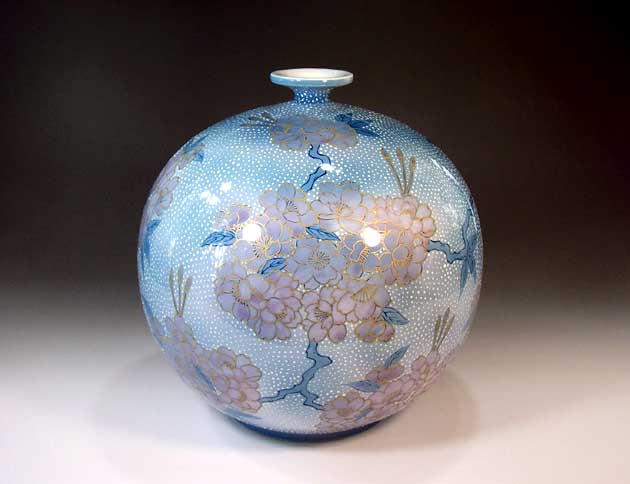 有田焼・伝統工芸・総手描き染錦金彩釉裏紅桜絵飾り花瓶陶芸作家 藤井錦彩 作|有田焼陶芸家 藤井錦彩