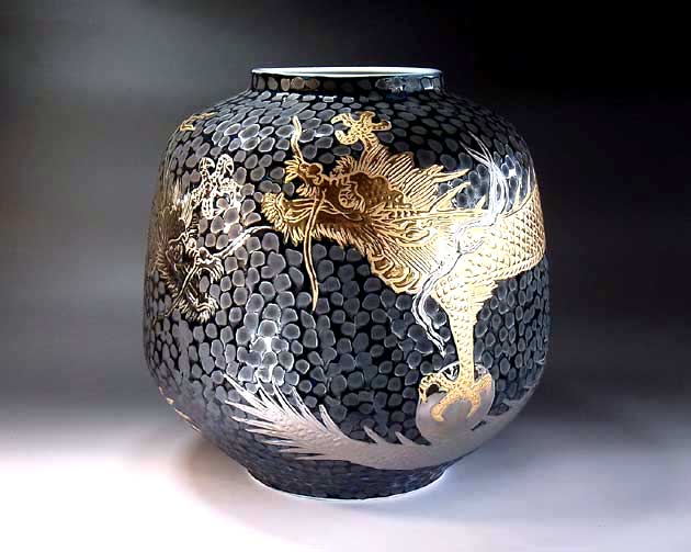 有田焼・言い慣わし芸術・総墨付き鉄釉金彩・プラチナ彩龍絵花立て陶物作り文筆家 藤井錦彩 作