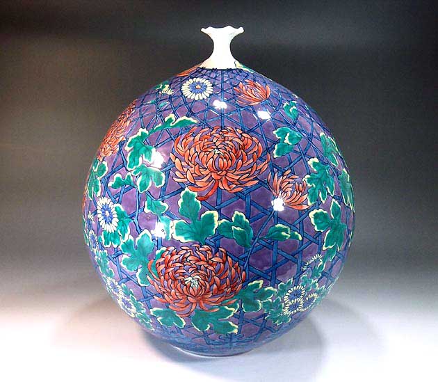 有田焼・伝統工芸・総手描き色鍋島様式菊絵飾り花瓶陶芸作家 藤井錦彩 作｜有田焼陶芸家　藤井錦彩 237,600円