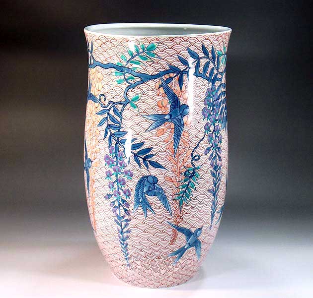 楽天市場】有田焼・伝統工芸・総手描き色鍋島様式波文様藤燕絵飾り花瓶