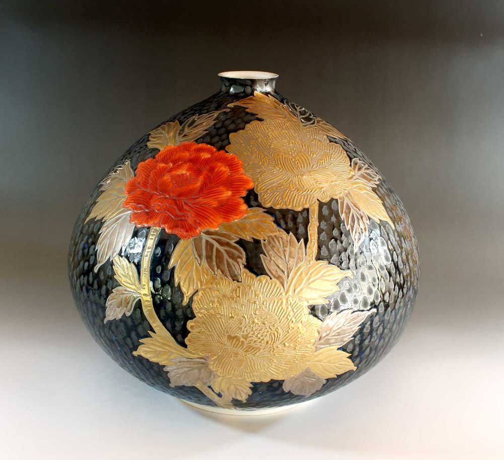 有田焼・言い慣わし芸術・総墨付き鉄釉金プラチナ彩名取り草絵花立て陶器作り絵書き 藤井錦彩 作