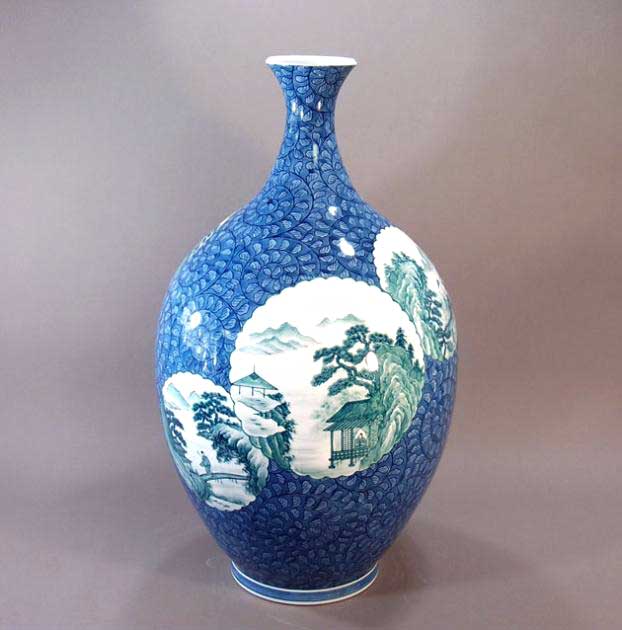 有田焼・伝統工芸・総手描き染付唐草割山水画特大花瓶陶芸作家 藤井錦彩 作｜有田焼陶芸家　藤井錦彩