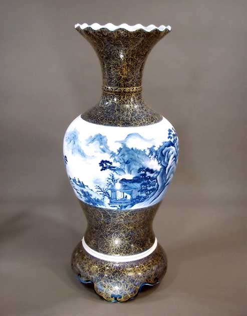 有田焼・伝統工芸・総手描き金彩唐草割山水絵波渕飾り壺陶芸作家 藤井錦彩 作|有田焼陶芸家 藤井錦彩