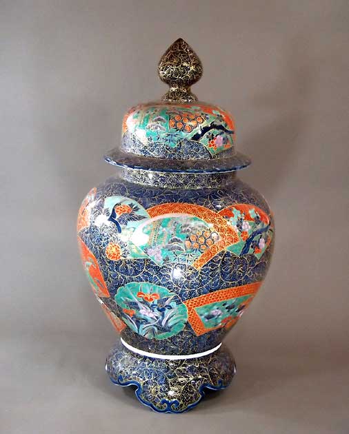 有田焼・伝統工芸・総手描き金欄手様式唐草扇割花鳥絵飾り沈香壺陶芸作家 藤井錦彩 作|有田焼陶芸家 藤井錦彩