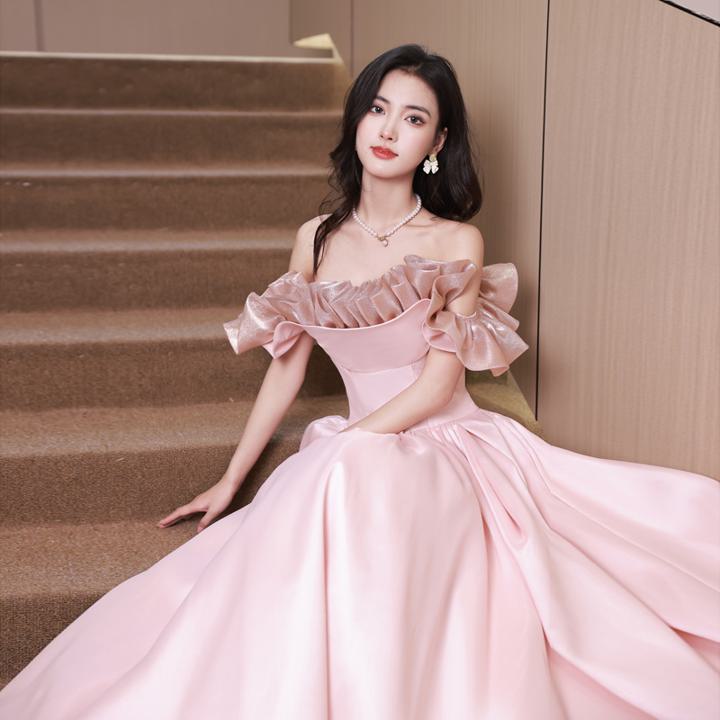 オフショルダーボリュームロングドレス ウェディングドレス 結婚式ドレス 二次会ドレス 披露宴ドレス Aラインドレス ロング ロング丈 袖なし ノースリーブ オフショルダー Aライン プリンセス プリンセスライン 細身 かわいい きれいめ 上品 おしゃれ エレガント モダン