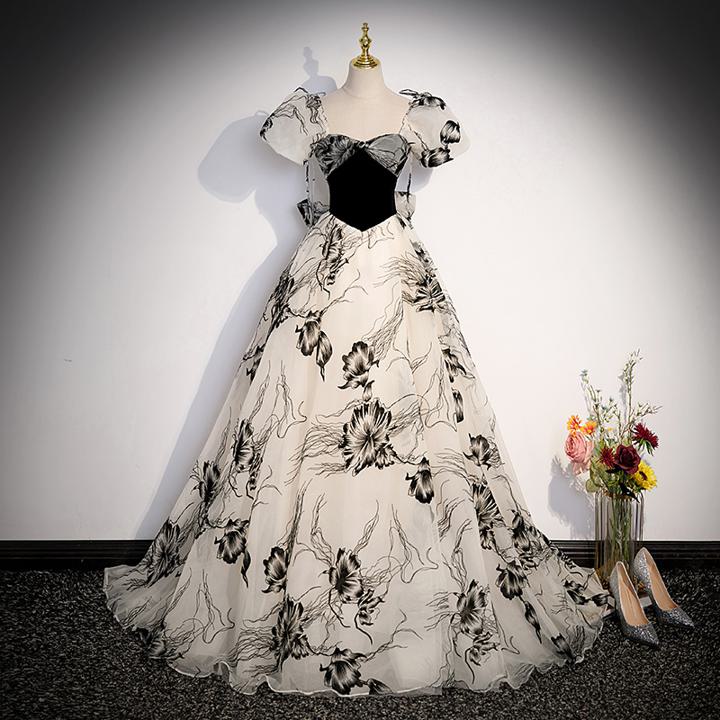 白×黒 バイカラー 可憐 花柄プリント 軽やかなチュールドレス【着後ﾚﾋﾞｭｰ特典】とびきり可愛い大きな花柄プリントでもモノトーンで上品で大人可愛いドレス ビックパフ パフスリーブ ハートカット スクエアネック 透け感 おしゃれ 衣装 インポート 舞台
