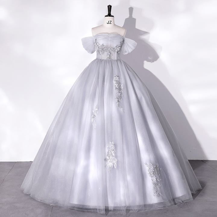 シルバーグレー カラードレス【着後レビュー特典】3Dお花レースが華やかなビスチェドレス 軽やかなチュールのボリュームドレス 二の腕カバー 透け感 着心地や肌触りがよいさらりとした素材や、風になびくような柔らかくて軽やかな素材感 ロング クール シンプル【wdm-1359】