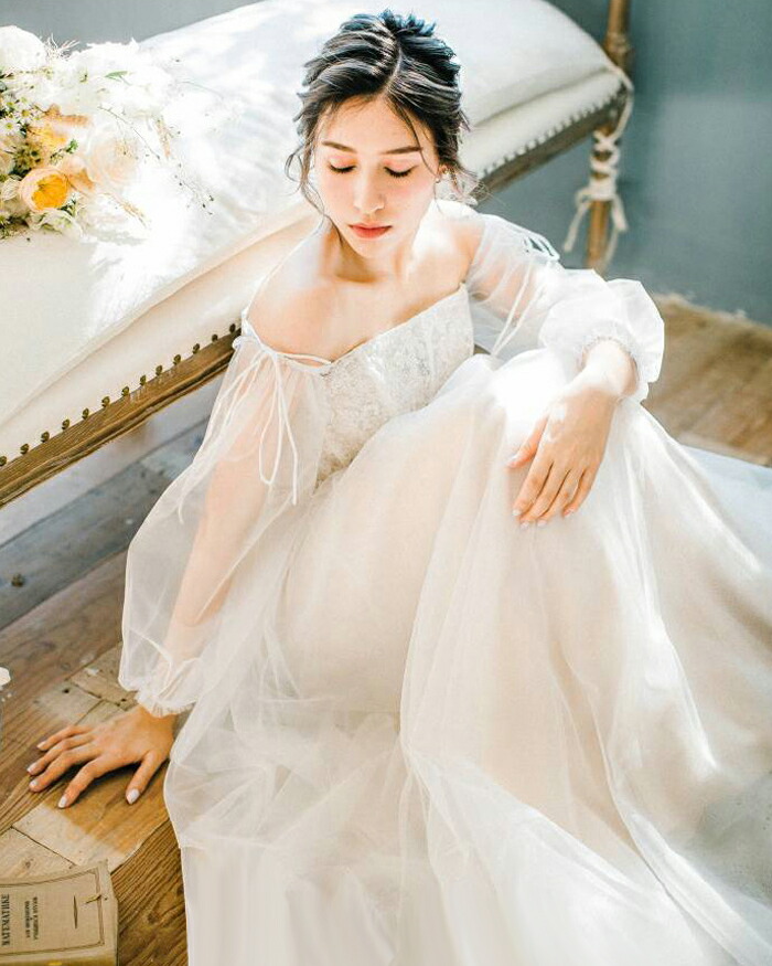 新品 送料無料 レイヤーがロマンチックなaライン ウェディングドレス ナチュラル 袖あり 結婚式 持ち込みドレス ドレス シンプル インポート 海外挙式 ブライダル パーティ 発表会 前撮り ウエディングドレス T669 Org