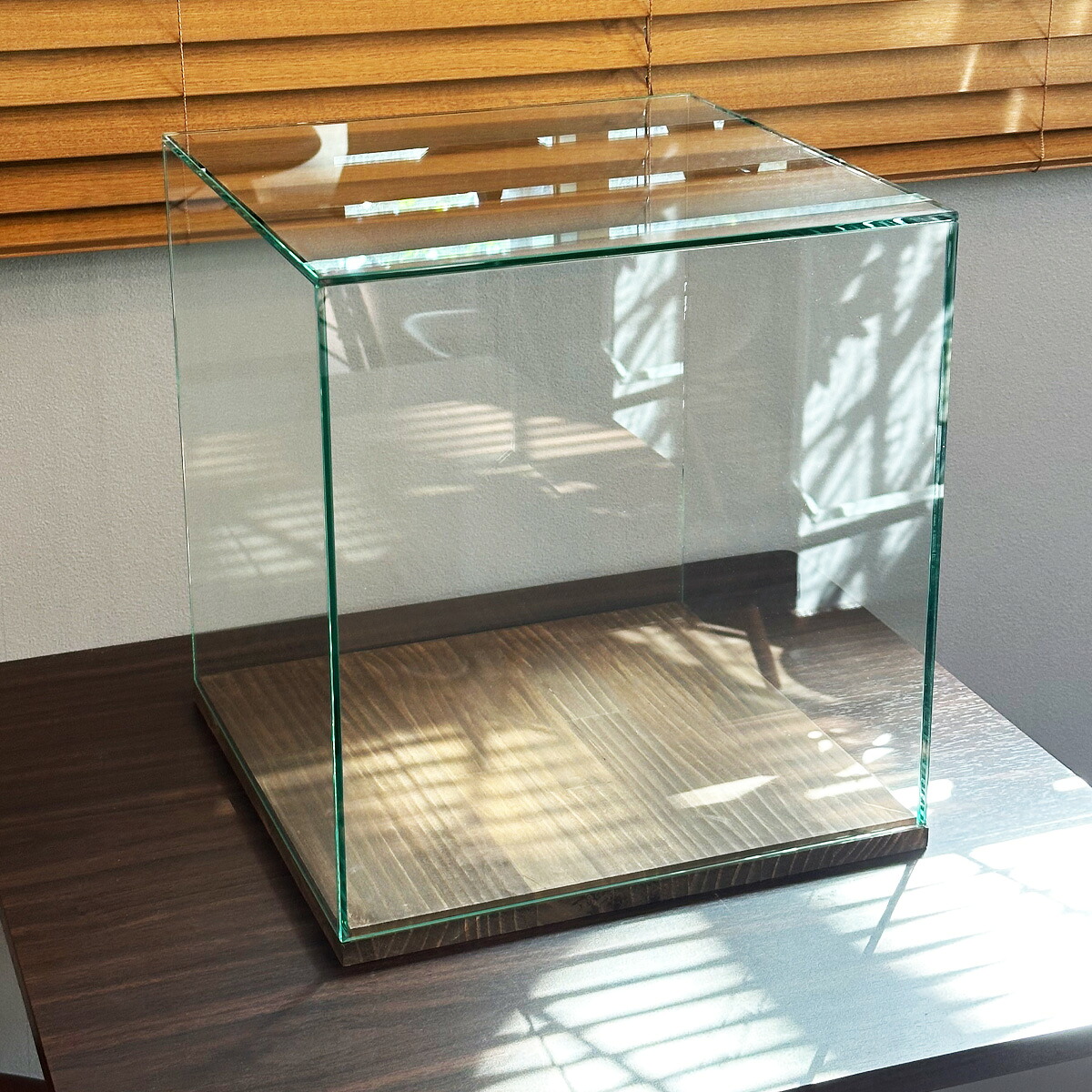 ガラスケース 木製台座 かぶせ式 コレクションケース ディスプレイケース W32cm×D32cm×H32cm フェアリーランド ガラス張り合わせ ガラス５ミリ 人形ケース フィギュアケース フラワーケース 店舗ディスプレイ アンティーク ホコリ除け