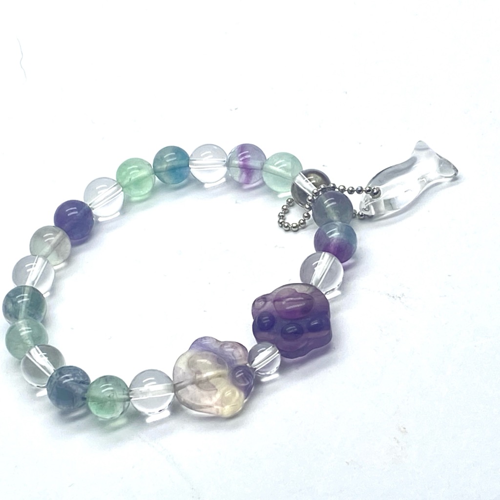 フローライト❀猫ちゃんパーツ ネコ ビーズ フローライト 1個売り 縦穴 横穴 マルチフロー