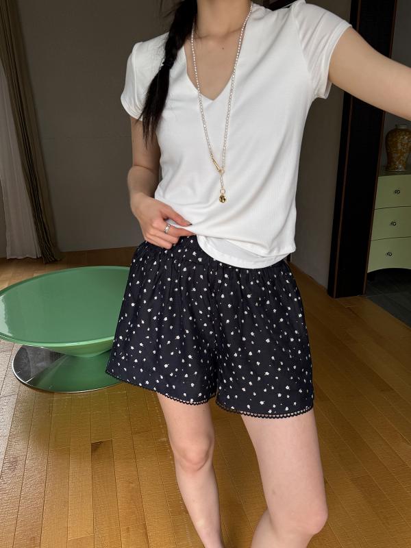 レディース 夏用 花柄 伸縮ウエスト 細見え ショートパンツ 再生繊維 カジュアルパンツ 普段使い 吸湿速乾 軽量 スリムシルエット