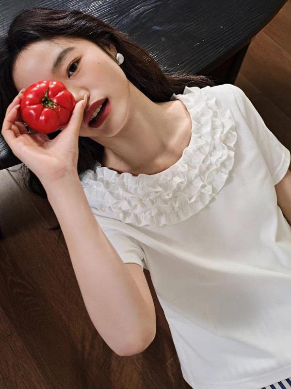 Tシャツ レディース ホワイト フリル クルーネック 半袖 夏 スリム 上品 ショート丈 トップス カジュアル 普段使い 軽量 伸縮性
