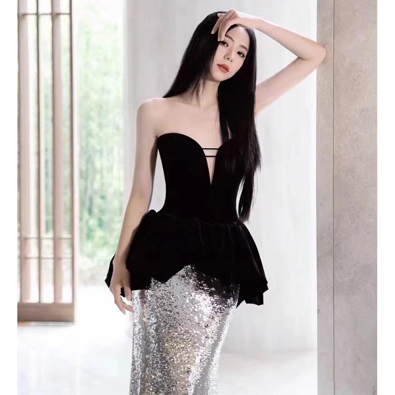 イブニングドレス 女性用 ブラック ストラップレス フィッシュテール ロングドレス 高級感 光沢 キラキラ パーティー用 フォーマル 結婚式 エレガント シルエット