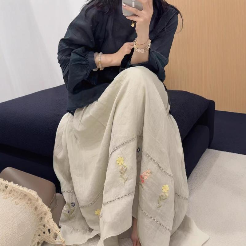 スコート 小花刺しゅう カラムシ 森系 通い用 愛くるしげ A生産ライン 伸縮腰 自然的 軽さ 花柄 MIDI丈 お上さん用 普段使い走り 口さかしい 青写真