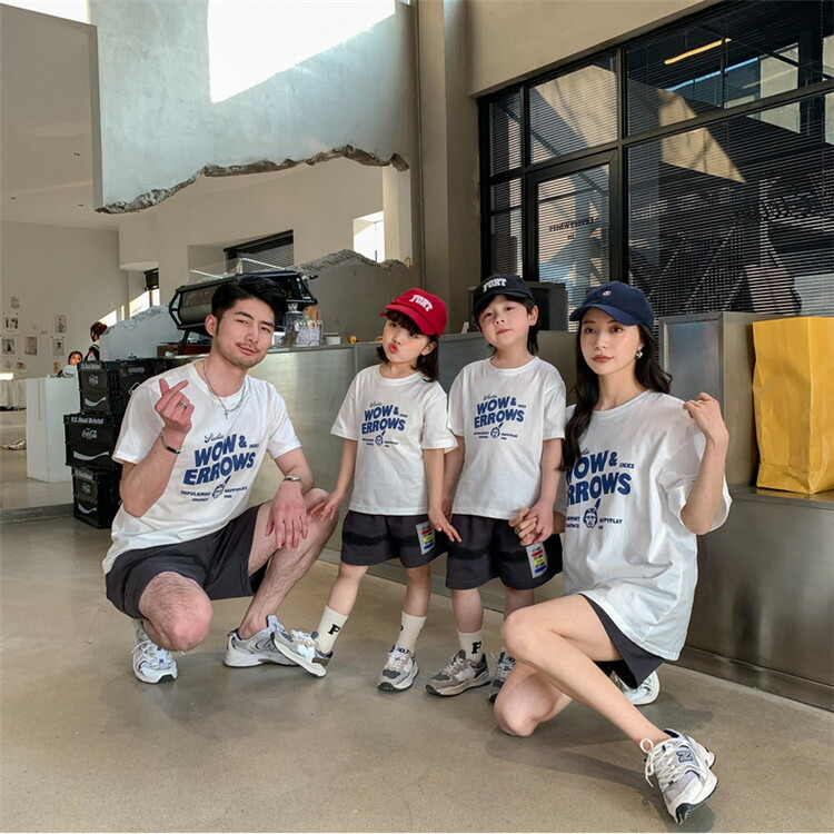 家族 親子ペアルック 2色選べる Tシャツ お揃い服 ぴったり ゆったり カジュアル シンプル トップス ママ娘パパ息子 メンズ レディース 上品 半そで 半袖 可愛い 女の子 春夏 柔らかい 男の子 短袖 綿 通気 韓国 いつでも送料無料 お揃い服