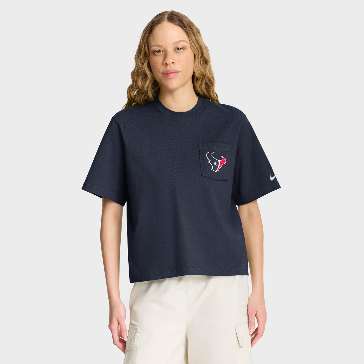 【公式グッズ】NFL テキサンズ Tシャツ Nike/ナイキ レディース ネイビー (25 Women's Nike Rewind Boxy Pocket SST)｜Fanatics公式ストア 店