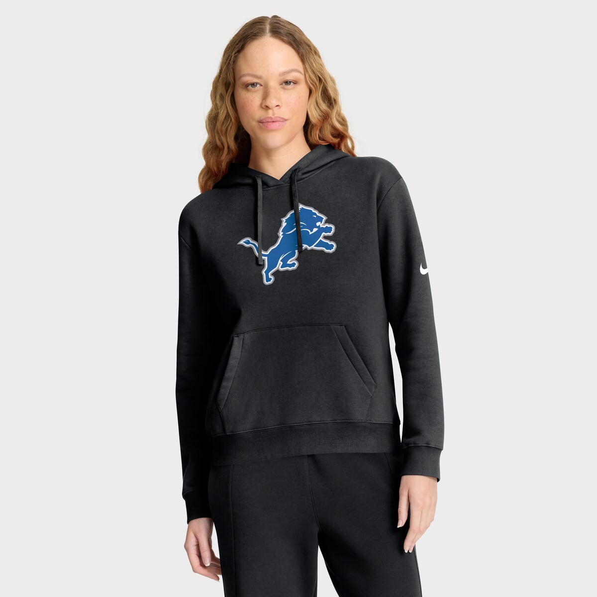 【公式グッズ】NFL ライオンズ フリース パーカー Nike/ナイキ レディース ブラック (25 Women's Nike Primetime Club PO Hood - R)|Fanatics公式ストア 店