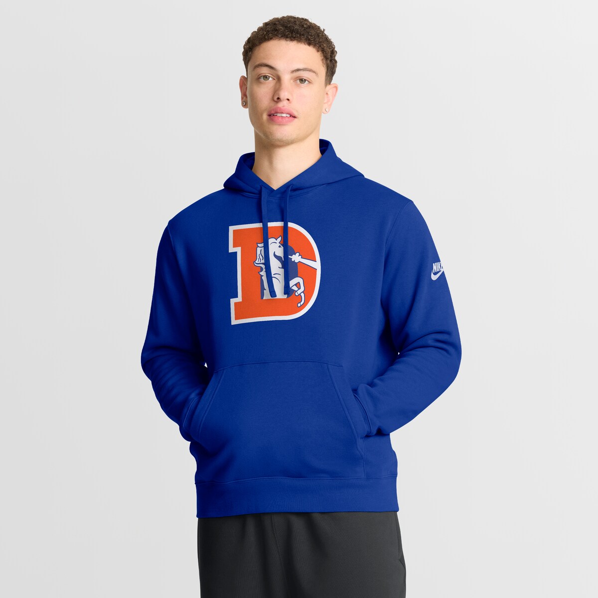 【公式グッズ】NFL ブロンコス プルオーバー パーカー Nike/ナイキ メンズ ロイヤルブルー (25 Men's Nike Primetime Team Logo Club PO Hood - R)｜Fanatics公式ストア 店