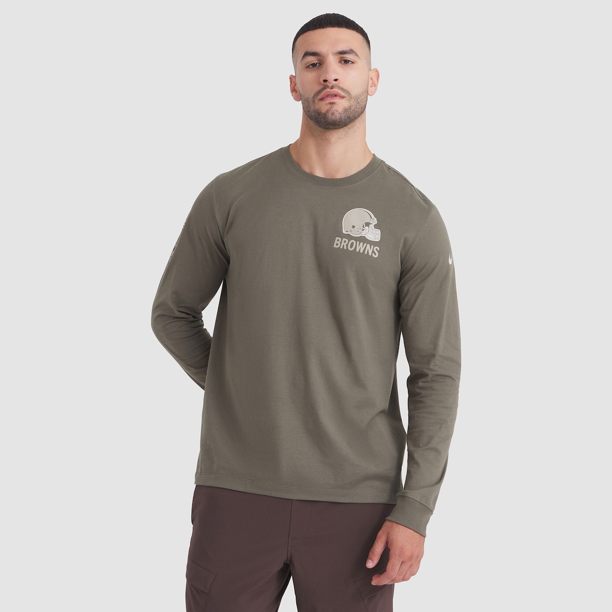【公式グッズ】NFL ブラウンズ 長袖 Tシャツ Nike/ナイキ メンズ オリーブ (25 Men's Nike Salute to Service Cotton LS Tee)｜Fanatics公式ストア 店