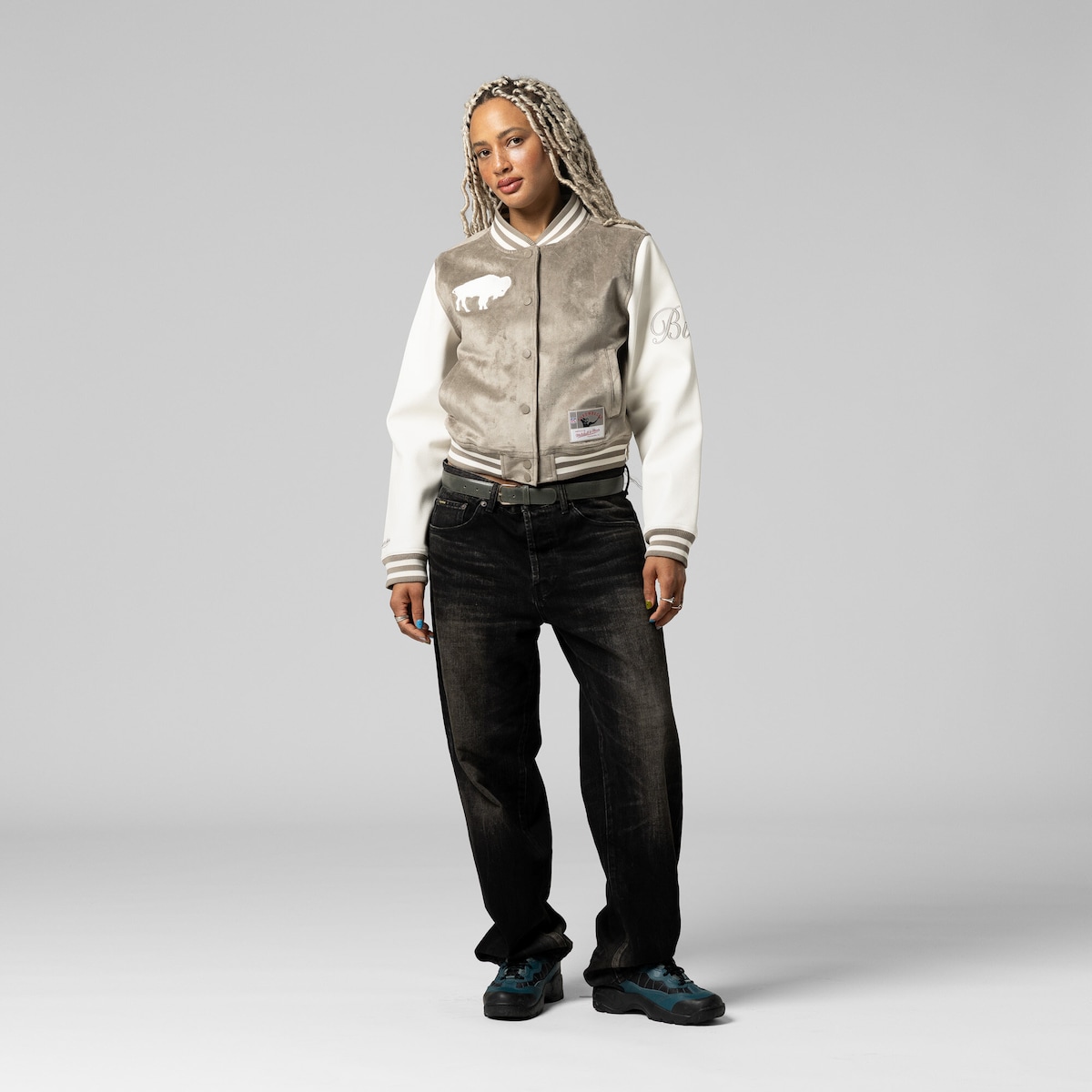 【公式グッズ】NFL ビルズ ジャケット Mitchell & Ness/ミッチェル＆ネス レディース (NFL Womens MNC Varsity Jacket)
