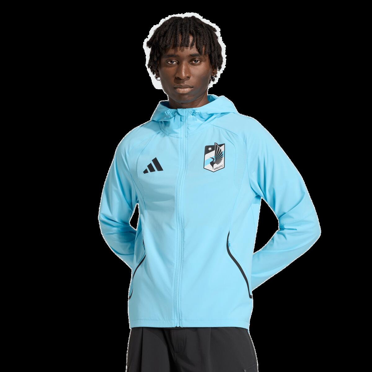【公式グッズ】MLS ユナイテッドFC ジャケット Adidas/アディダス メンズ ライトブルー (ADI Men's S26 Tiro Full Zip Travel Hooded Windbreaker)｜Fanatics公式ストア 店