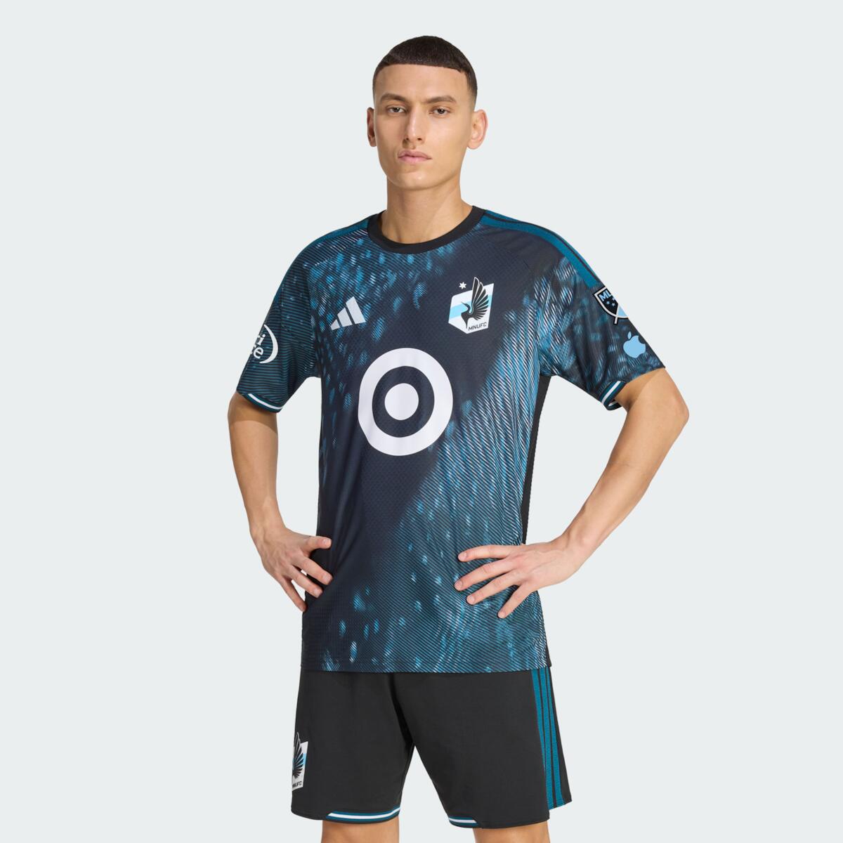 【公式グッズ】MLS ユナイテッドFC オーセンティック ユニフォーム Adidas/アディダス メンズ ブラック (ADI 2026 Men's MLS Authentic Jersey w/ Patch)|Fanatics公式ストア 店