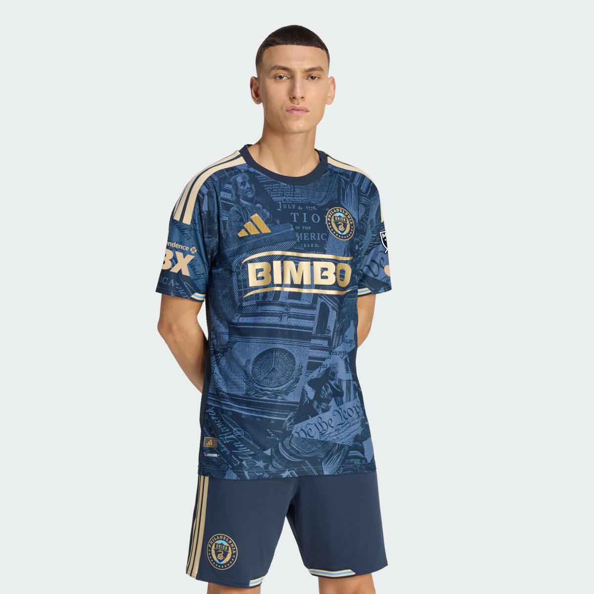 2026 ワールドカップ 堅苦しさ制服