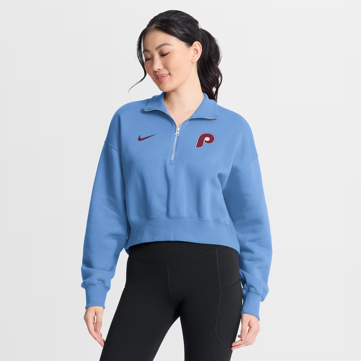 【公式グッズ】MLB フィリーズ フリース トレーナー Nike/ナイキ レディース ライトブルー (Women's Nike MLB 1/2 Zip Phoenix Fleece)|Fanatics公式ストア 店