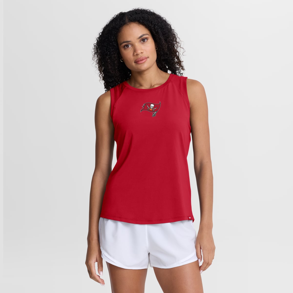 【公式グッズ】NFL バッカニアーズ タンクトップ Fanatics/ファナティクス レディース レッド (NFL Womens Fanatics Triumpant Win High Hip Tank)|Fanatics公式ストア 店