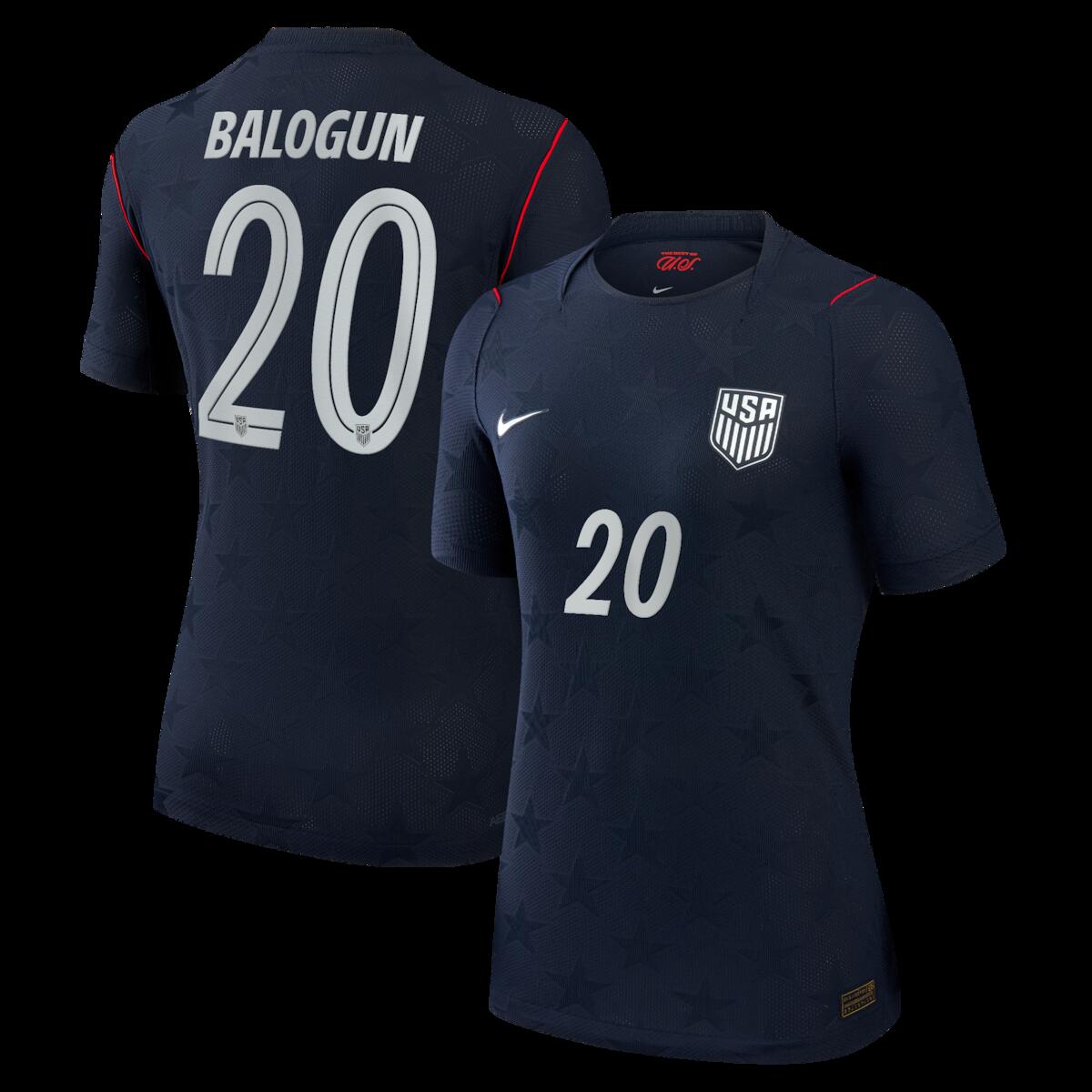2026 ワールドカップ 堅苦しさ制服