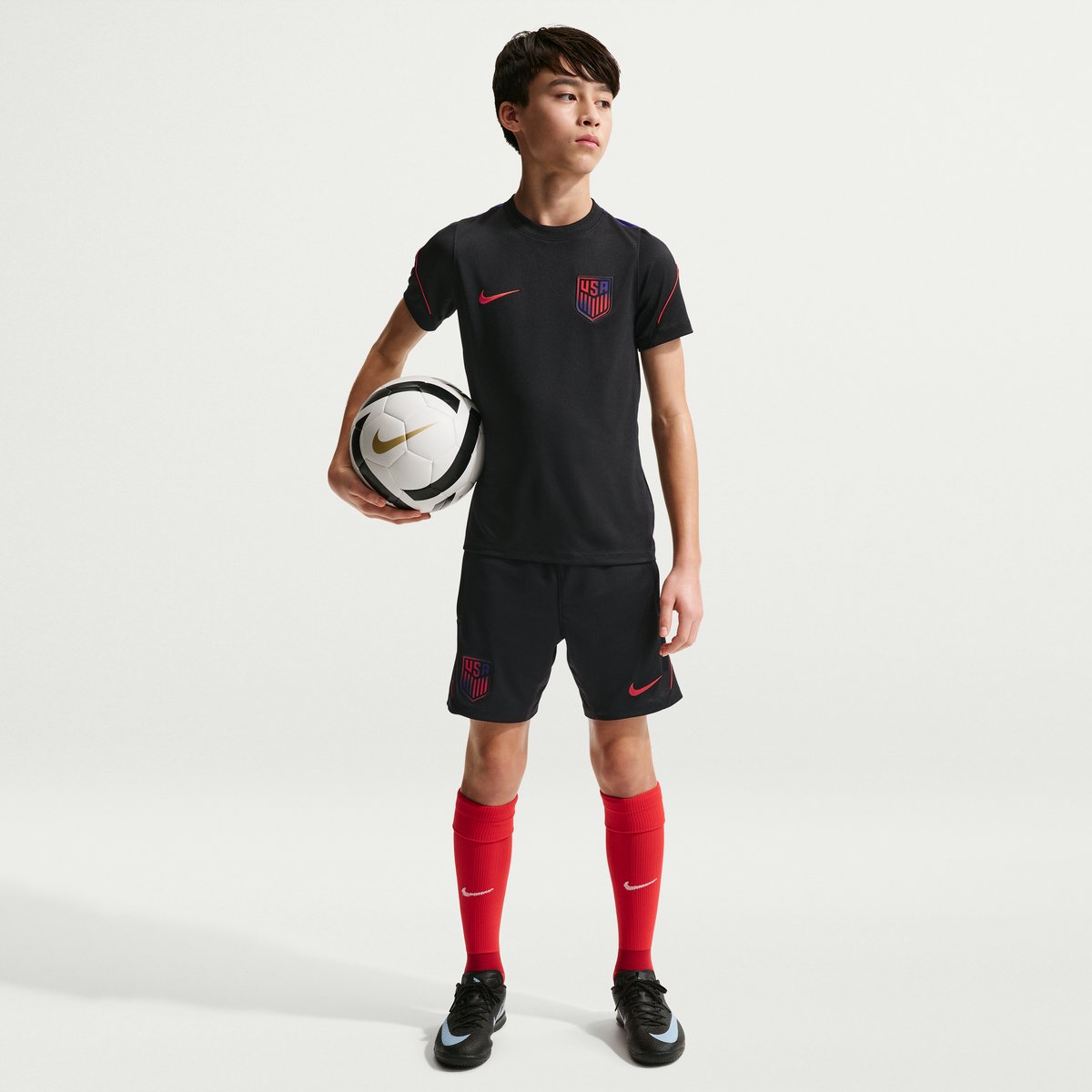 【公式グッズ】NATIONAL TEAM アメリカ代表 トレーニングウェア トップ Nike/ナイキ ユース・ジュニアサイズ ブラック (NIK S26 Youth Dri-Fit Strike Drill Top) 7,226円