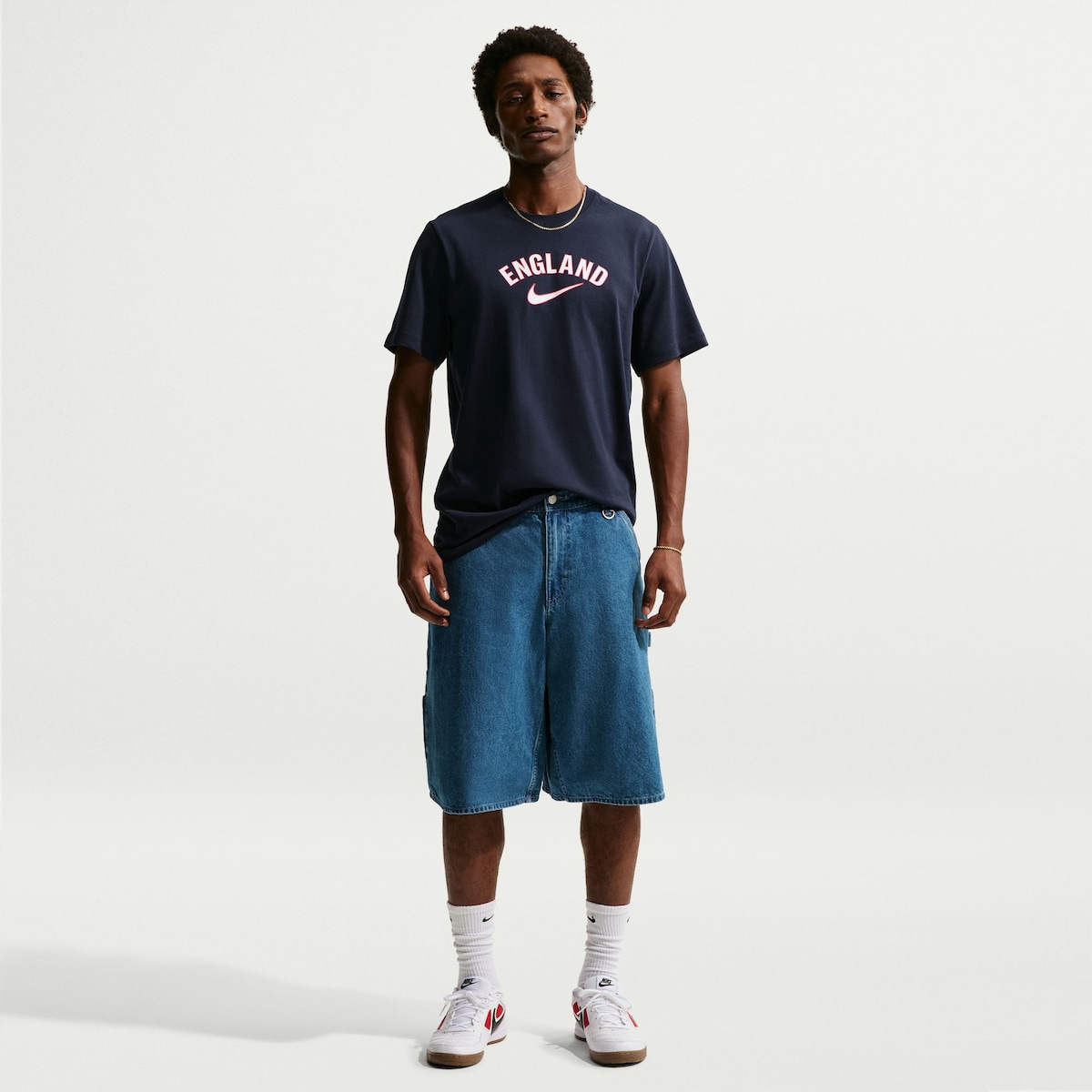 2026 ワールドカップ 堅苦しさ制服