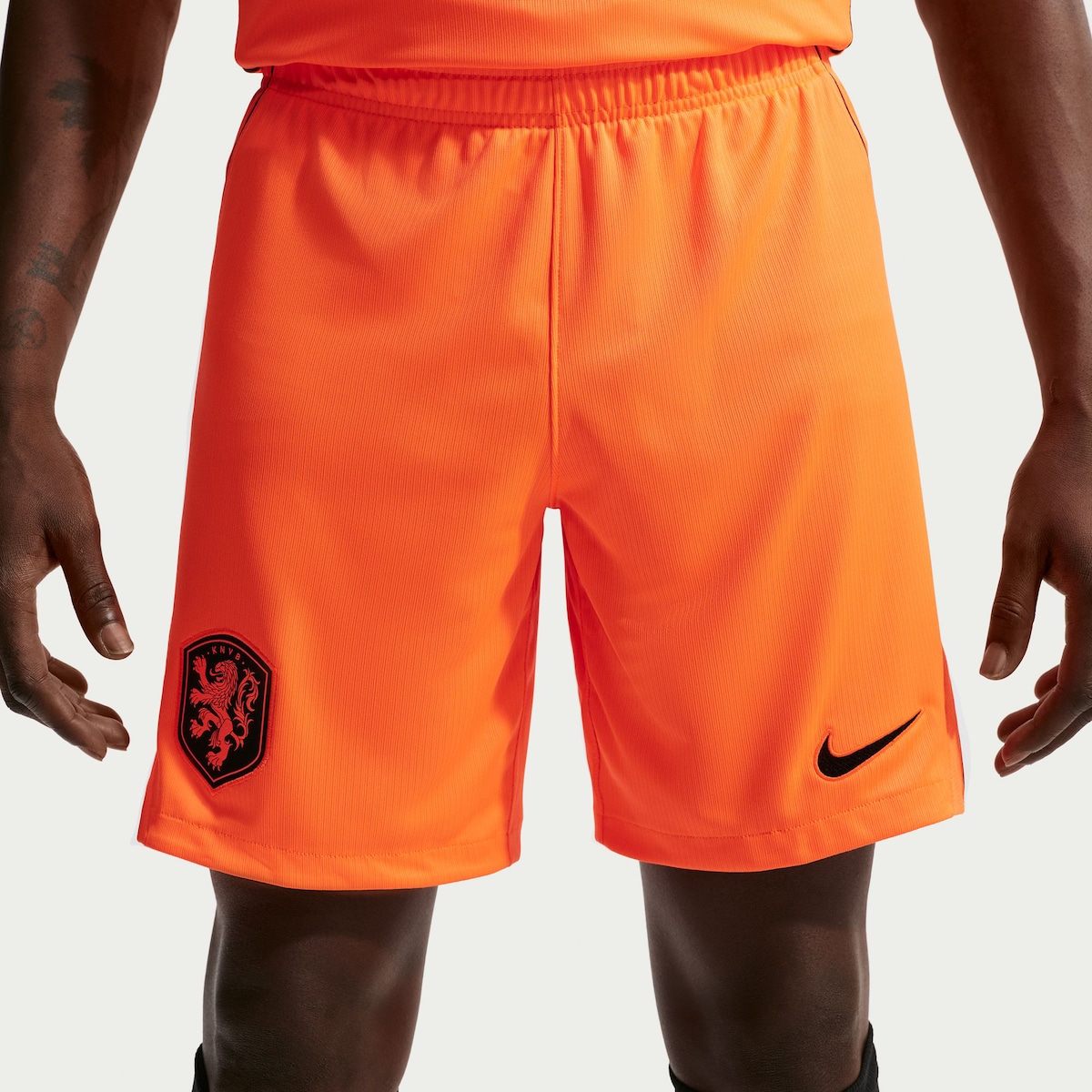 2026 ワールドカップ 堅苦しさ制服