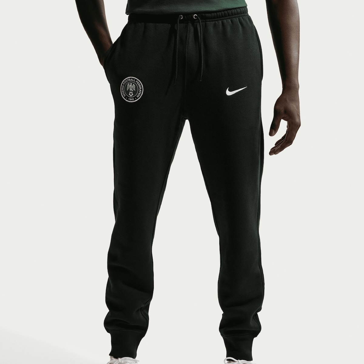 2026 ワールドカップ 堅苦しさ制服