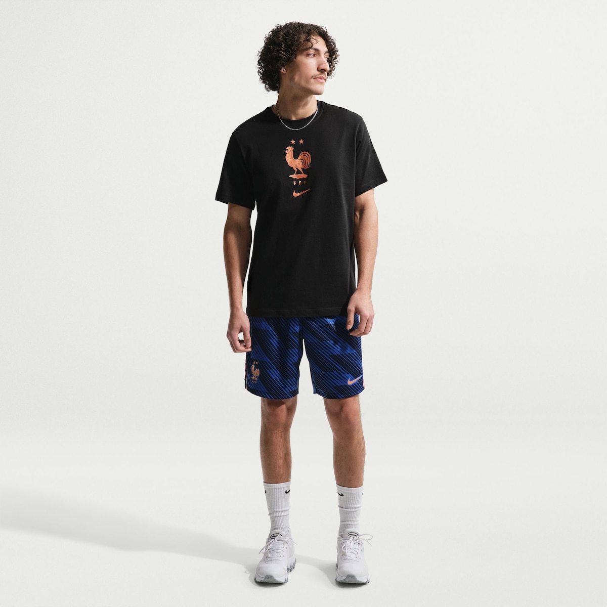 2026 ワールドカップ 堅苦しさ制服