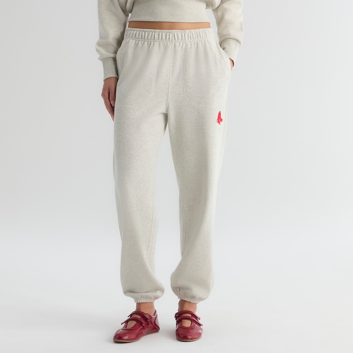 【公式グッズ】MLB レッドソックス ルームパンツ Fanatics/ファナティクス レディース オートミール (MLB Women's FANATICS AGILE SIDELINE TERRY TRACK PANT SUM26)｜Fanatics公式ストア 店