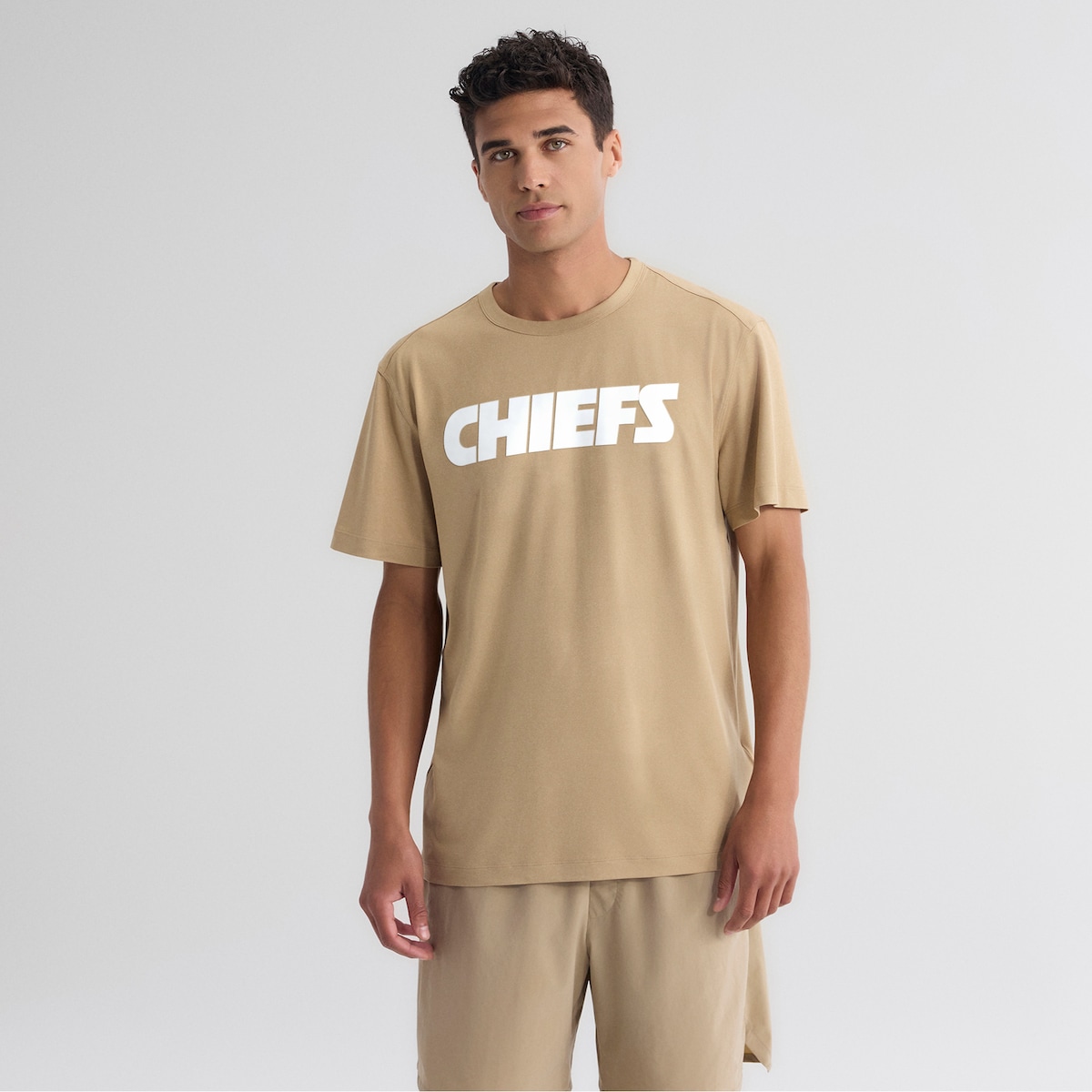 【公式グッズ】NFL チーフス Tシャツ Fanatics/ファナティクス メンズ (26 Men's Fanatics Clutch SST)｜Fanatics公式ストア 店