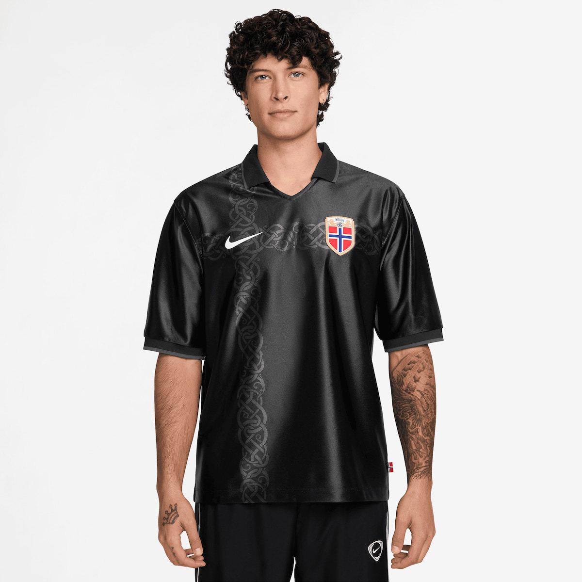 2026 ワールドカップ 堅苦しさ制服