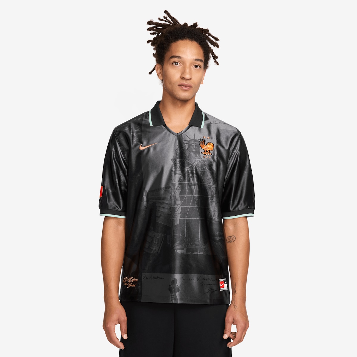 2026 ワールドカップ 堅苦しさ制服