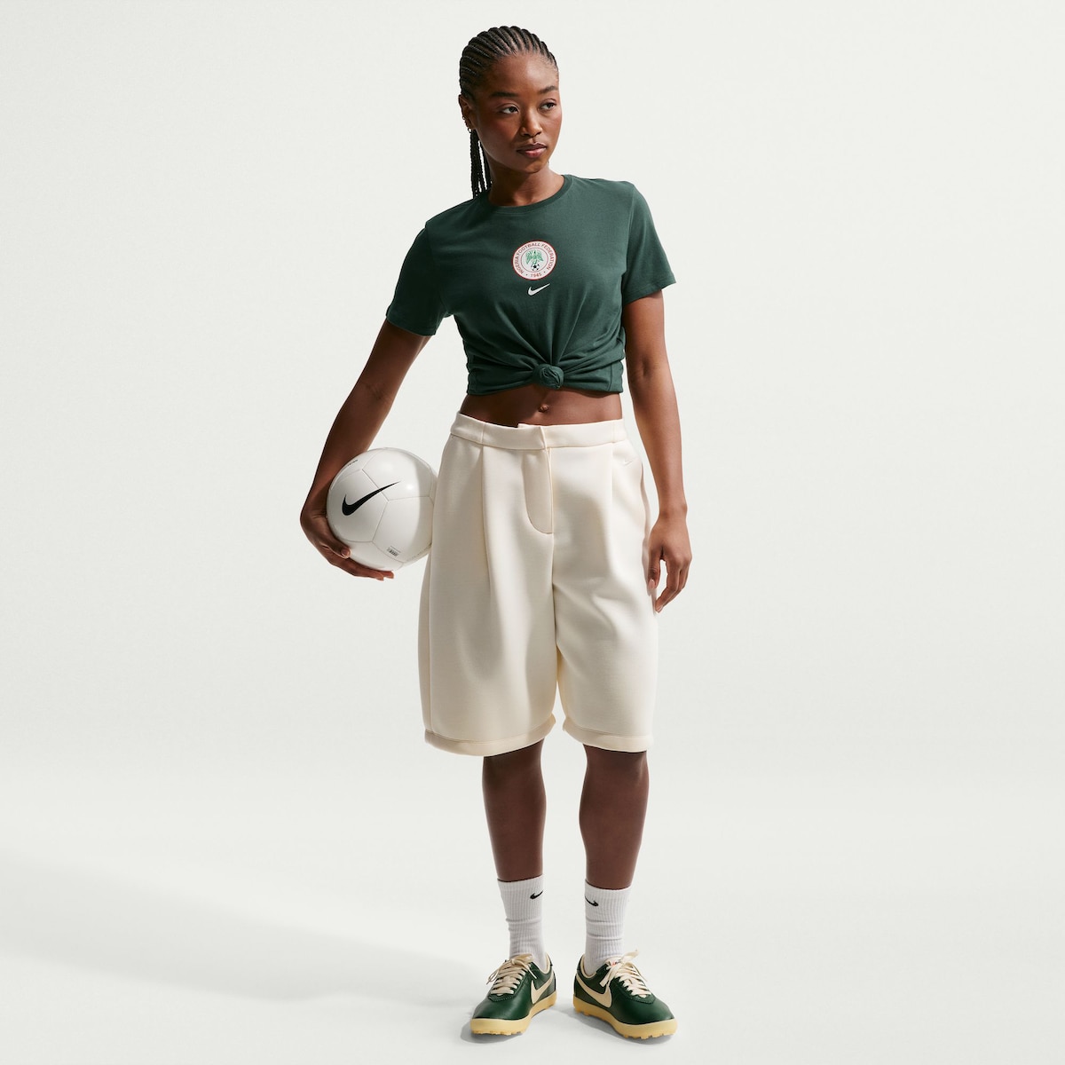 【公式グッズ】NATIONAL TEAM ナイジェリア代表 Tシャツ Nike/ナイキ レディース グリーン (NIK SU26 Women's Crest Tee)｜Fanatics公式ストア 店