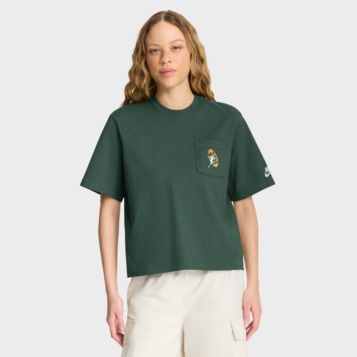 【公式グッズ】NFL パッカーズ Tシャツ Nike/ナイキ レディース グリーン (25 Women's Nike Rewind Boxy Pocket SST)|Fanatics公式ストア 店