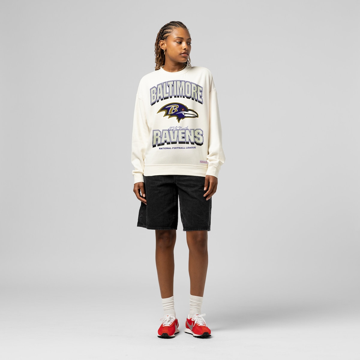 【公式グッズ】NFL レイブンズ トレーナー Mitchell & Ness/ミッチェル＆ネス レディース クリーム (NFL Womens MNC Tonal Arch Crew - R)