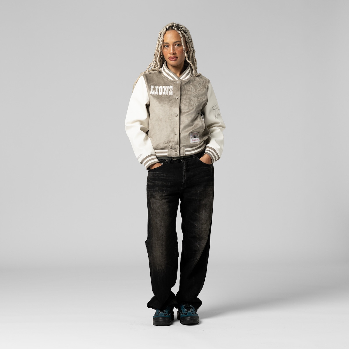 【公式グッズ】NFL ライオンズ ジャケット Mitchell & Ness/ミッチェル＆ネス レディース (NFL Womens MNC Varsity Jacket)