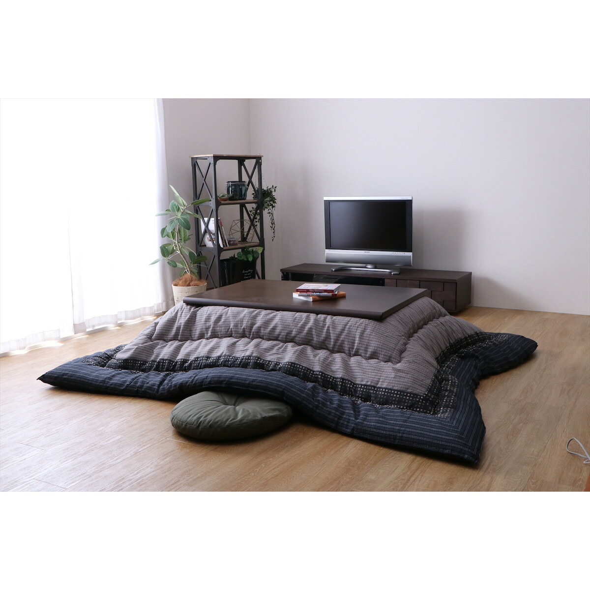 【I】【代引不可】イケヒコ・コーポレーション しじら こたつ厚掛け布団ゆかり205×205cm ブラック　正方形【北海道・沖縄・離島不可】