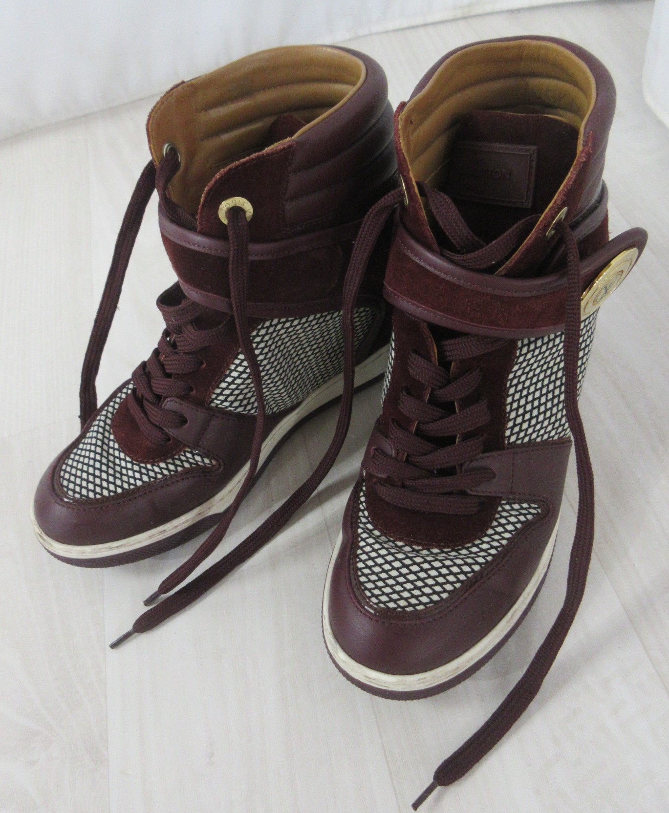 6328【中古】【LOUIS VUITTON】ハイカットスニーカー【GO0145】レディース用【ボルドーワイン 郵便うけ目じるし スニーカー】35 1/2(35.5)【ルイ・ヴィトン】