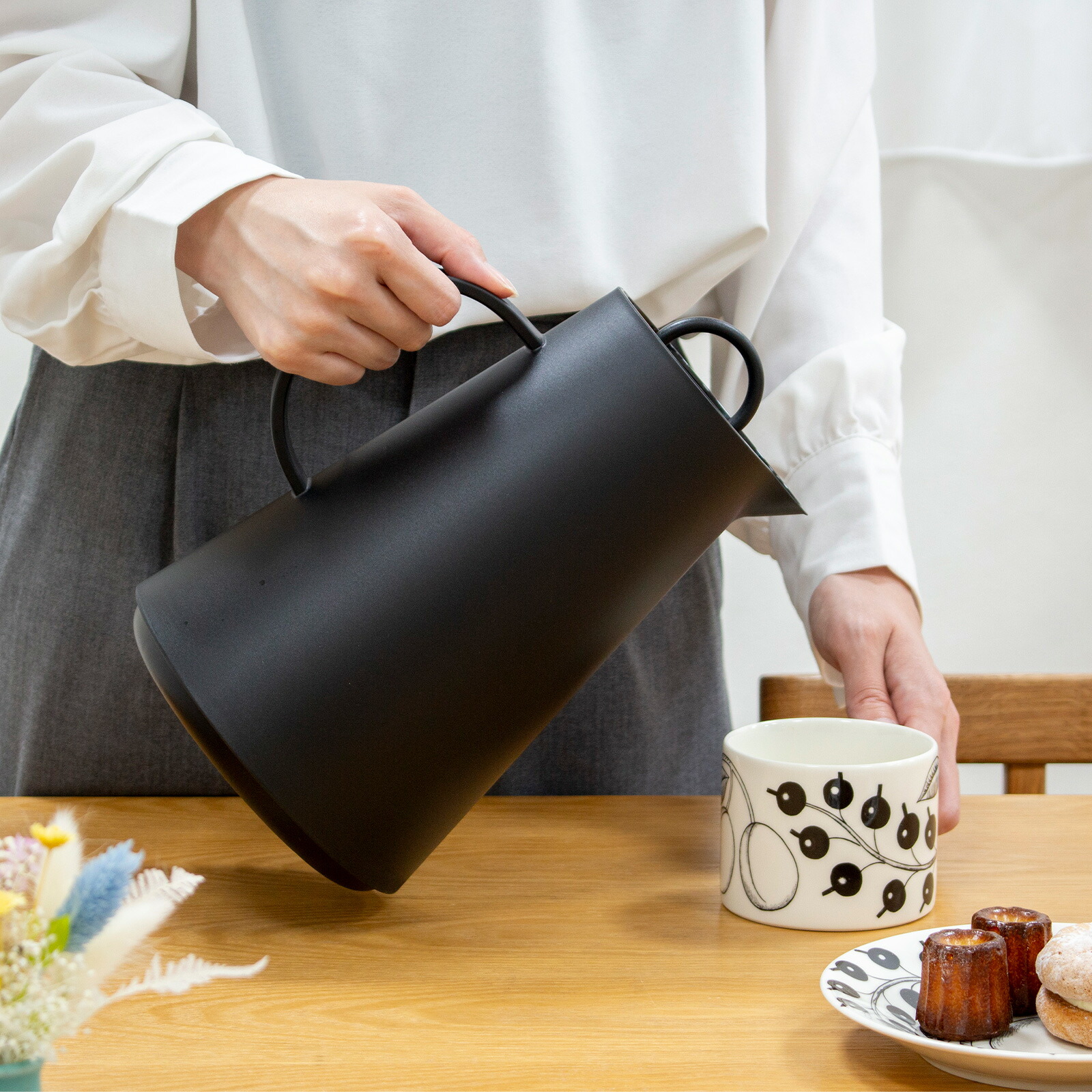 サーモジャグ 1L オーレパルスビー OLE PALSBY DESIGN ブラック バキュームジャグ 北欧 卓上 魔法びん 保温ポット サーモジャグ 1L オーレパルスビー OLE PALSBY DESIGN ブラック