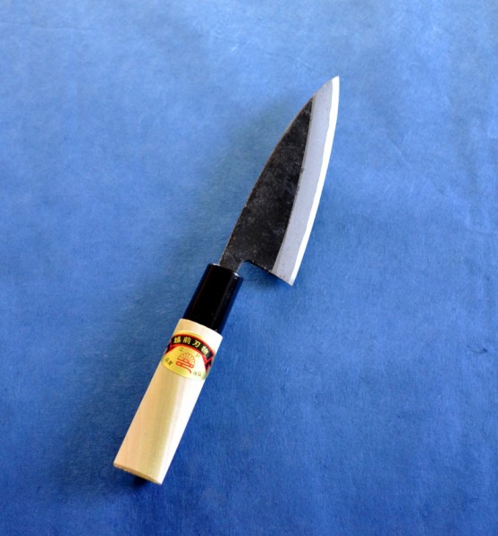 江戸菊水　薄出刃庖丁 黒打　105mm　鋼付　黒プラ桂木柄　　624009　202102