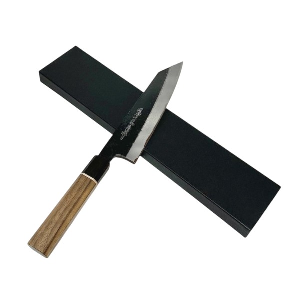 【送料無料】越前数馬作 玄武 剣型牛刀 180mm 鍛造白二鋼 黒打 SGW八角柄付 620286 202504|日用品卸問屋 火の鳥